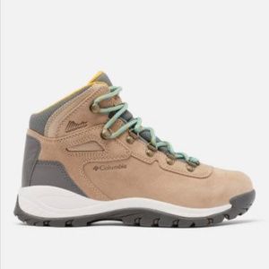 Columbia Newton Ridge™ Plus Waterproof Amped Hiking Boot